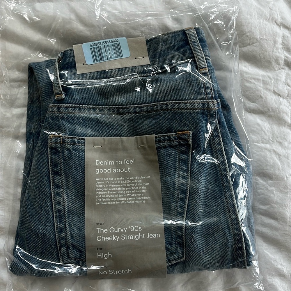 BNWT Everlane curvy 90’s cheeky straight jean